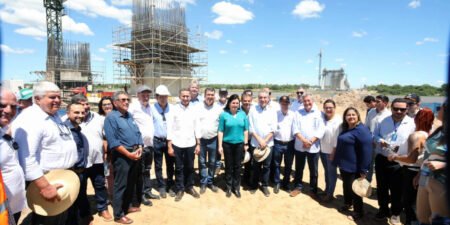Ministros Simone Tebet e Waldez Goes visitam ponte binacional que ligará Brasil ao Paraguai