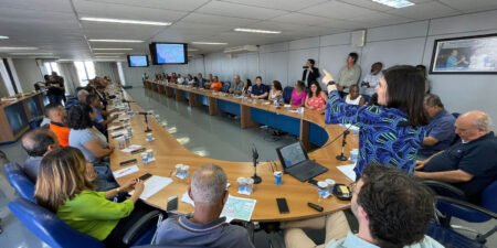 Ministério do Planejamento e Orçamento discute projeto Rotas de Integração Sul-americana com entidades sindicais em São Paulo